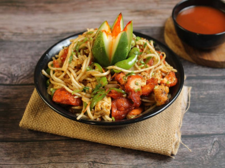 Chicken Hakka Noodles 600Gm