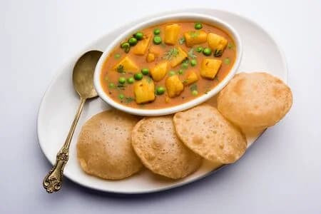 Aloo Sabzi Puri [6Pc Pori Aloo Bhajee Pickle] Per Plate