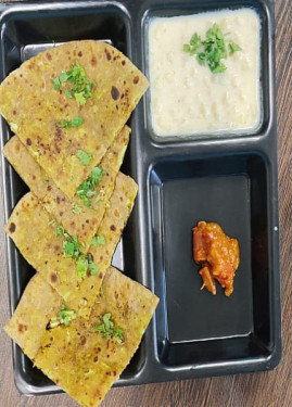 Pyaj Cheese Paratha