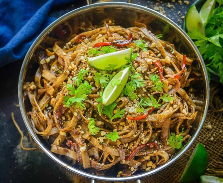 Pad Thai Noodles (With Peanut Sauce)