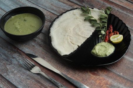 Neer Dosa With Chutney Sambhar