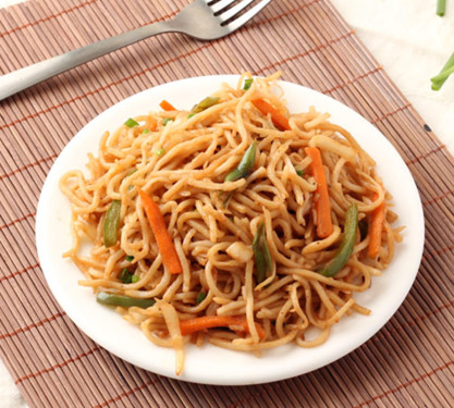 Veg Hakka Chow Mein Noodles