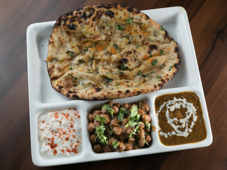 Kulcha With Chole And Dal Makhani