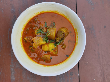 Pork With Tomato Curry