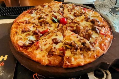 Bbq Chicken Tikka Pizza (10 Inch)
