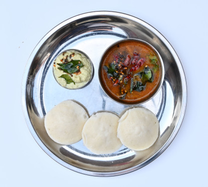 Idli (4 Pcs) Sambar Chutney