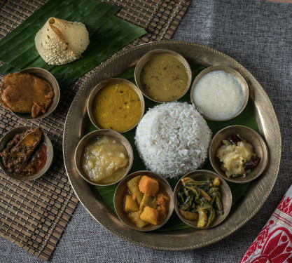 Assamese Thali With Bhokuwa Fish Fry