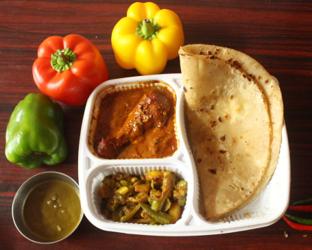 Paneer Paratha With Chicken Curry