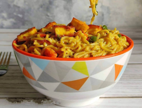 Veg Paneer Maggi (Serving 1 Tub)