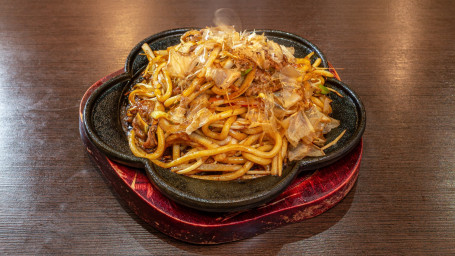 Udon A La Plancha Con Ternera Y Verduras Salteadas