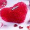 Valentinstag-Kissen in Herzform
