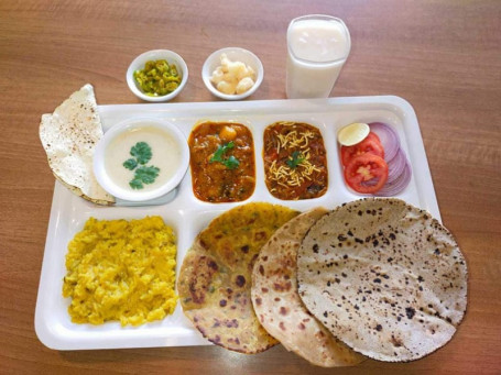 Kathiyawadi Thali Roti Non Jain