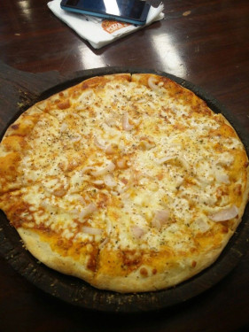 9 Medium Onion Margherita