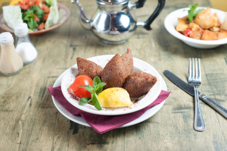 Kibbeh Shameyieh (Gluten) (Nuts