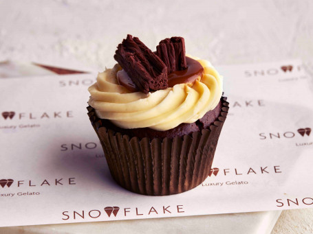 Salted Caramel And Flake Cheesecake Cupcake