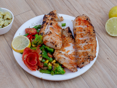 Fish Salad (Talaphla) With Steam Salad