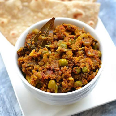 Gobhi Keema Matar