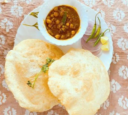 Chole And Paneer Bhature