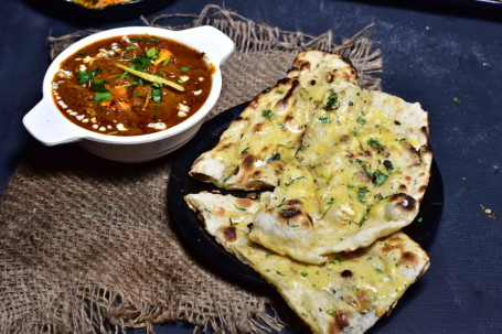 Kadhai Paneer [half] 2 Butter Naan