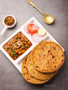 Aloo Paratha [2 Pcs] Pickle Chole Dal Makhni