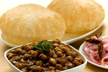 Special Paneer Chole Bhatoora