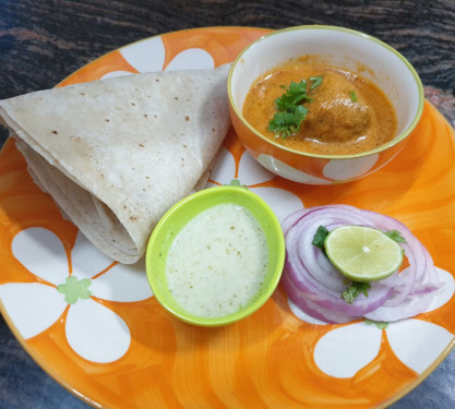 Chicken Malai Kofta And Breads Combo