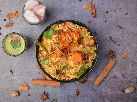 Lucknowi Chicken Tikka Makhani Biryani