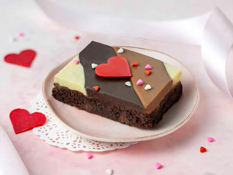 Valentine's Special Eggless Brownie [1 Piece]