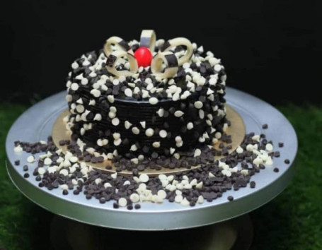 Chocolate Choco Chips Cake (1 Kg)