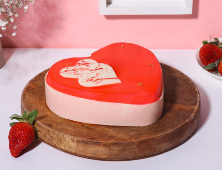 Heart Shaped Very Berry Strawberry Cake (500 Gm)