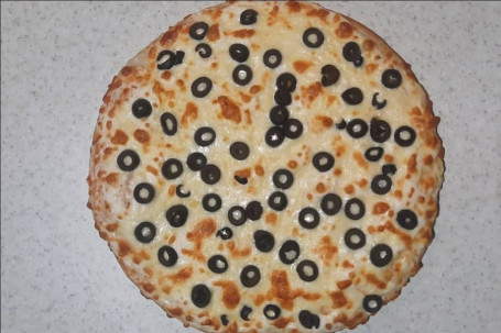 Cheese And Black Olive Pizza
