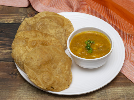 4 Poori Aloo Ki Sabji