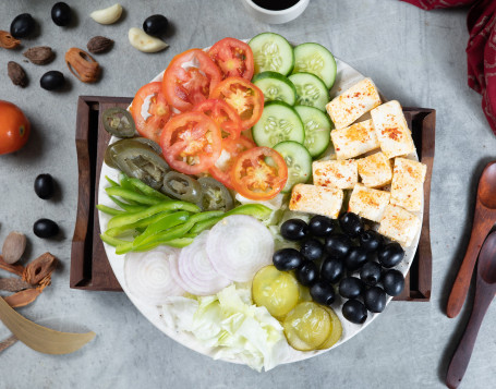 Guru Garlic Paneer Hummus Salad