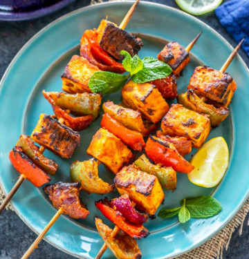 Spicy Punjabi Paneer Tikka (8 Pcs With Shashlik)