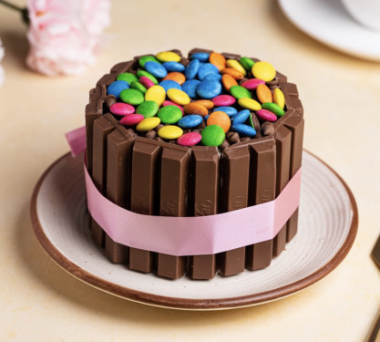 Eggless Special Kitkat Cake