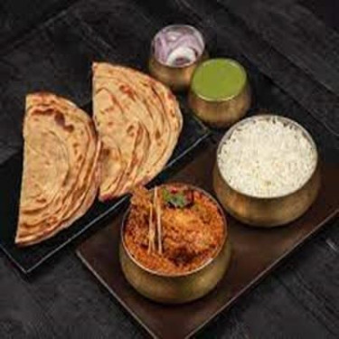 Tawa Chicken With 2 Laccha Paratha/Butter Naan/Roti Cold Drink