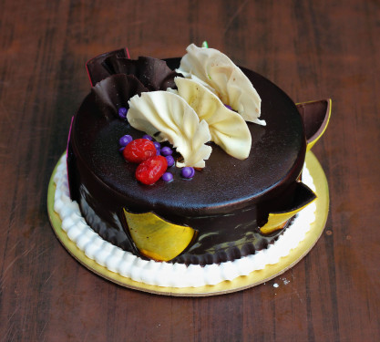 Milk Chocolate Cake (Half Kg)