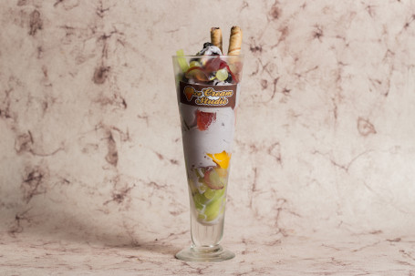 Fresh Fruits Ice Cream Roll Sundae