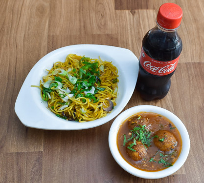 Hakka Noodles Veg Manchurian Gravy Coke 300Ml