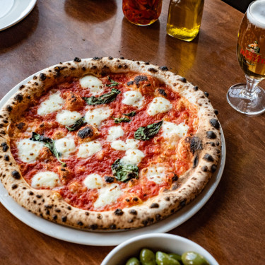 Queen Margherita Pizza (Small)