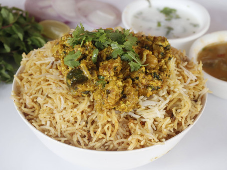 Mughlai Chicken Biryani(1200 Ml Box)