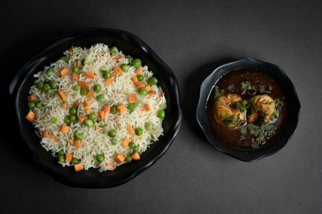 Momos Manchurian Gravy With Veg Fried Rice