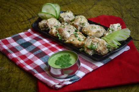 Chicken Creamy Malai Tikka (Served With Butter Naan)