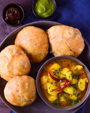 Kachori Sabji (2Pc)(Served With Desi Style Masaledaar Aloo Sabzi And Salad)