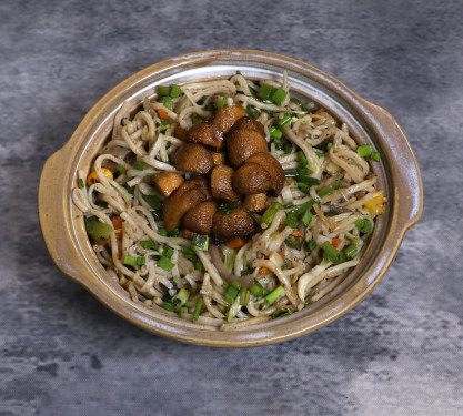 Mushroom Manchow Soupy Noodles