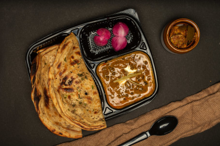 Dal Makhani 2 Pcs Lachha Paratha