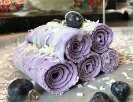 Blueberry Ice Cream Rolls