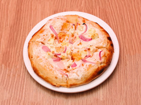 7 Onion Paneer Mania Pizza