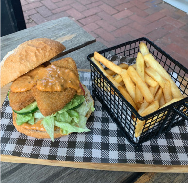 Phish Burger With Chips