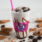 (Groß) Cookies N Cream Ultimate Shake Vanilleeis Mit Mit Sahne Gefüllten Schokoladenkeksstücken